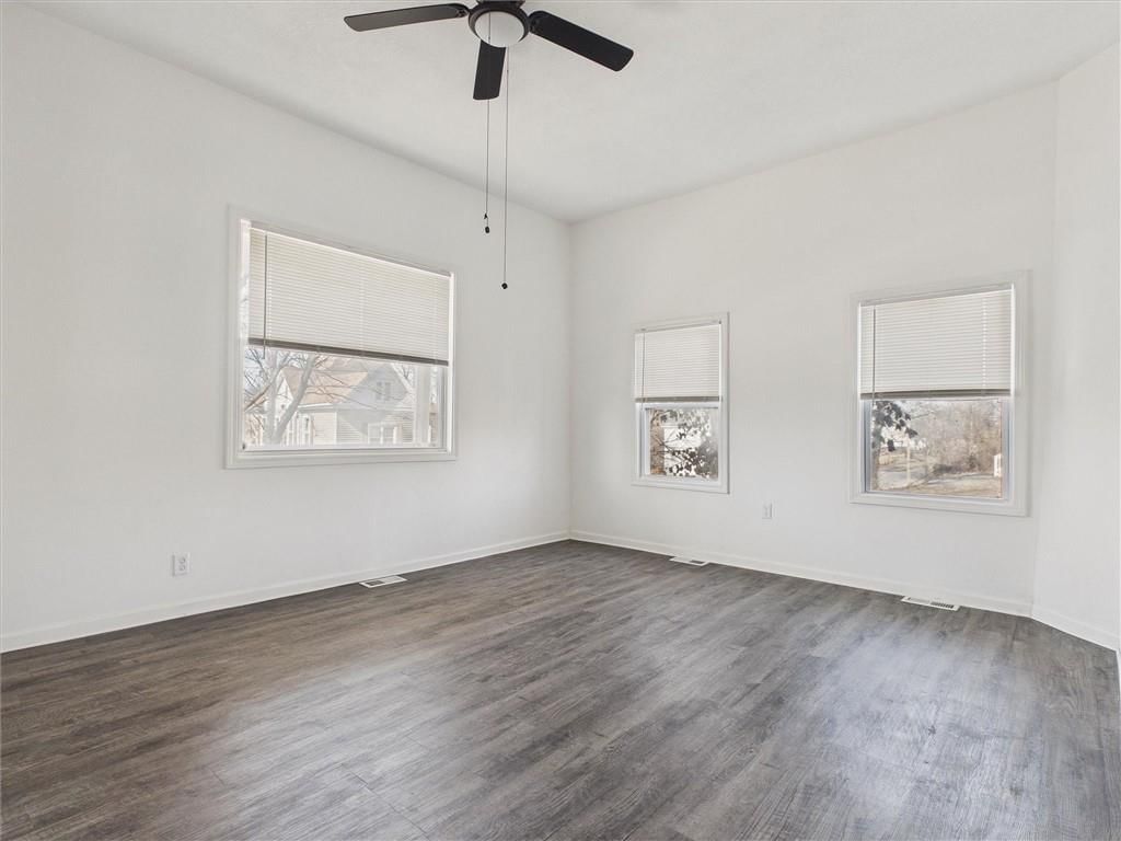 2421 Chestnut Avenue — photo 11