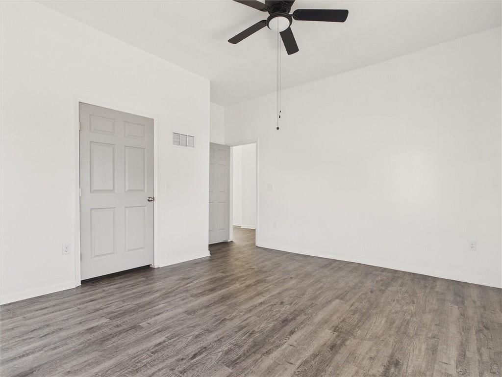 2421 Chestnut Avenue — photo 12