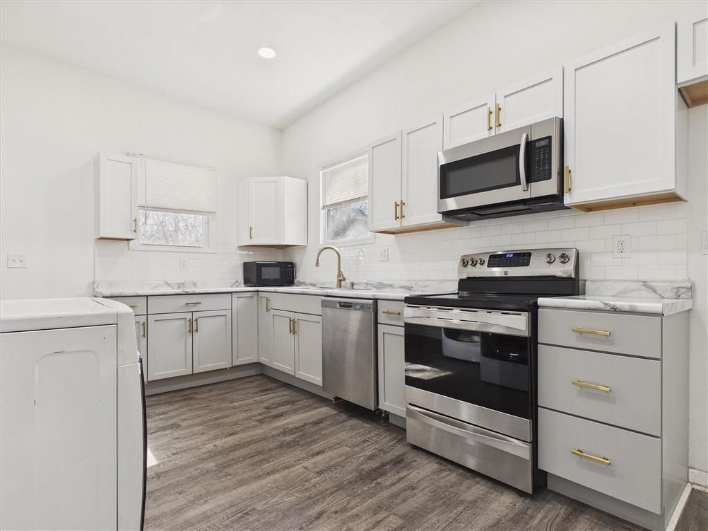 2421 Chestnut Avenue — photo 18