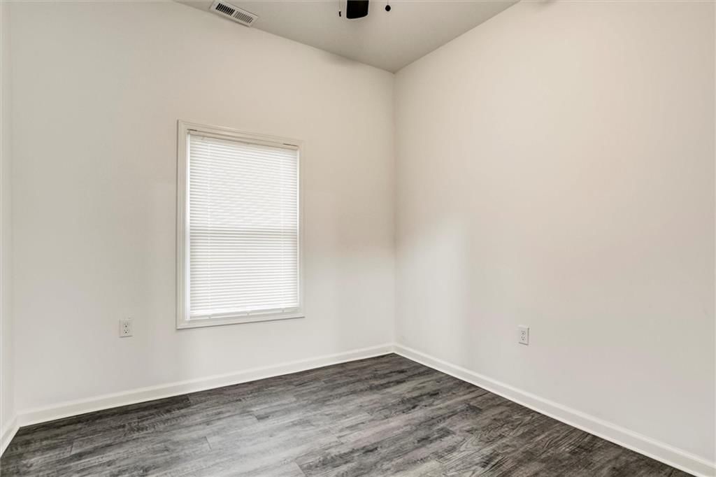 2421 Chestnut Avenue — photo 28
