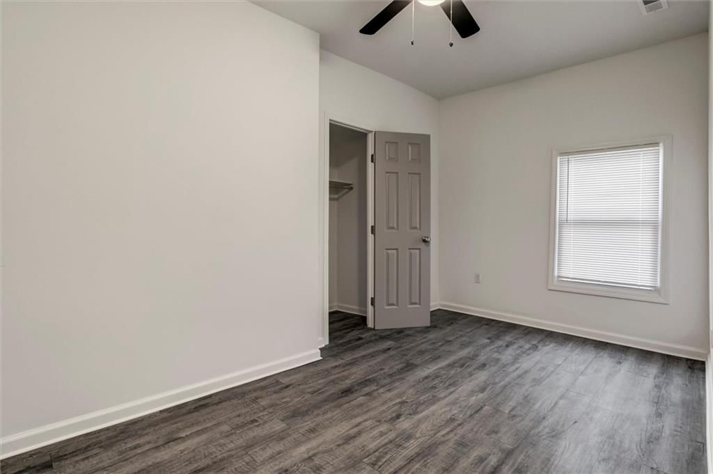 2421 Chestnut Avenue — photo 32