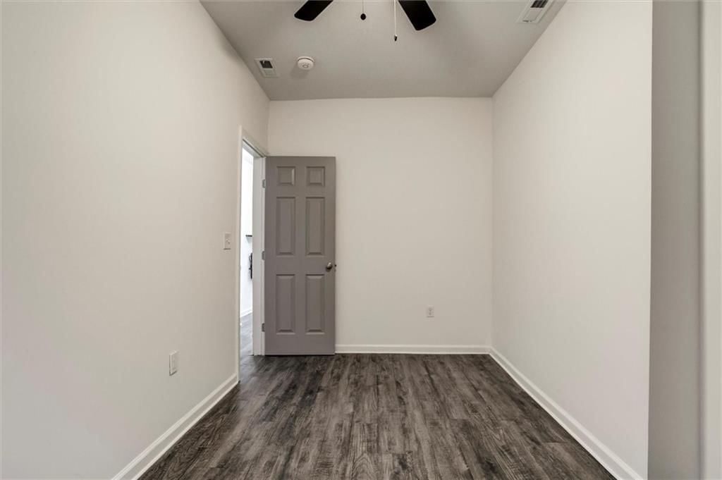 2421 Chestnut Avenue — photo 33