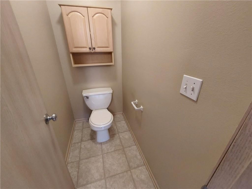 8039 N Elmwood Avenue — photo 10