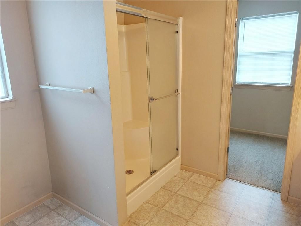8039 N Elmwood Avenue — photo 12