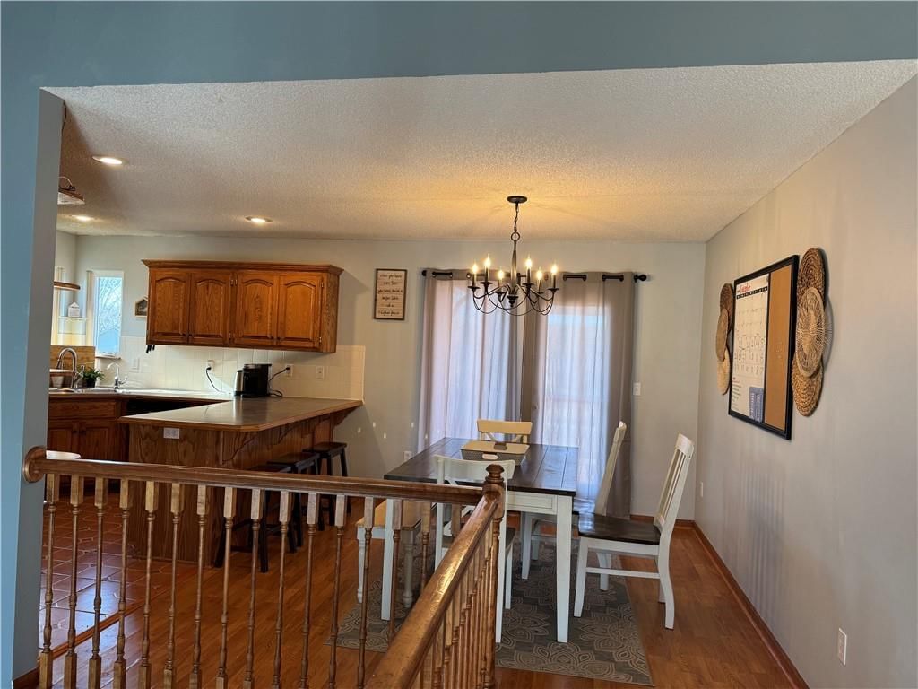 300 N Hickory Street — photo 3