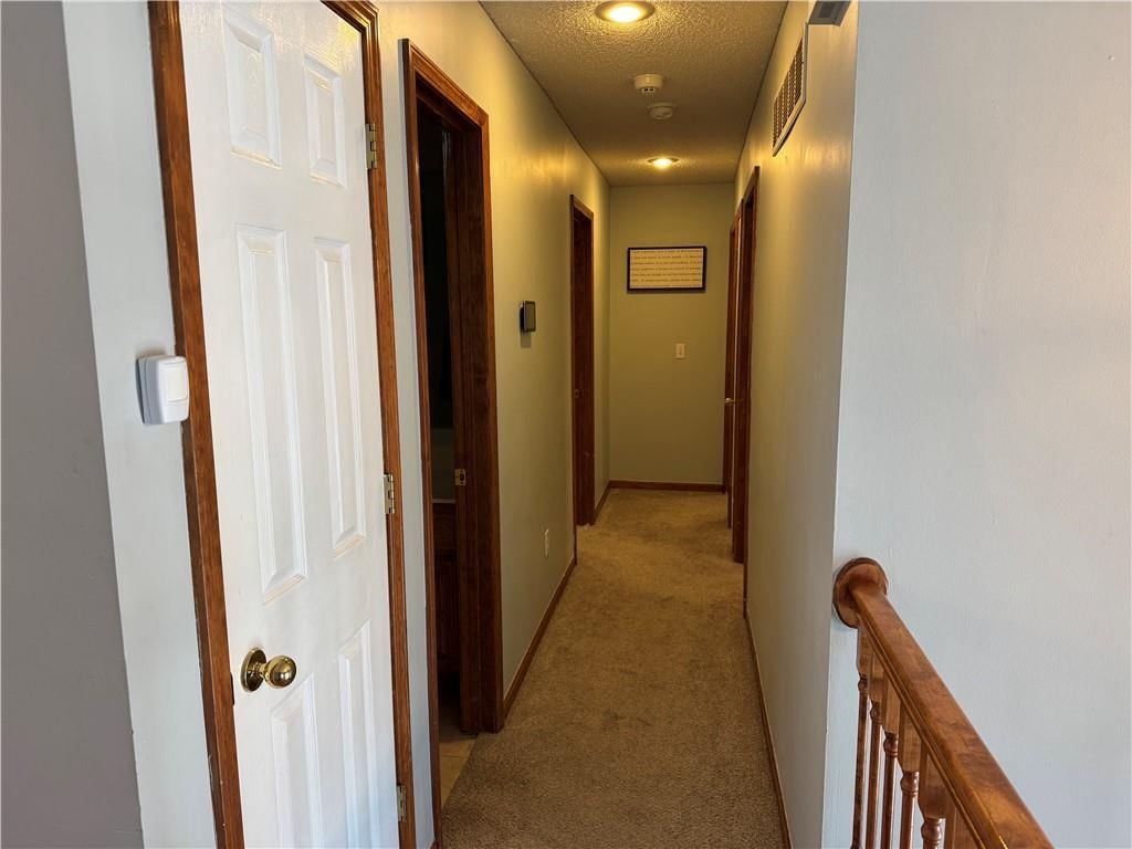 300 N Hickory Street — photo 6