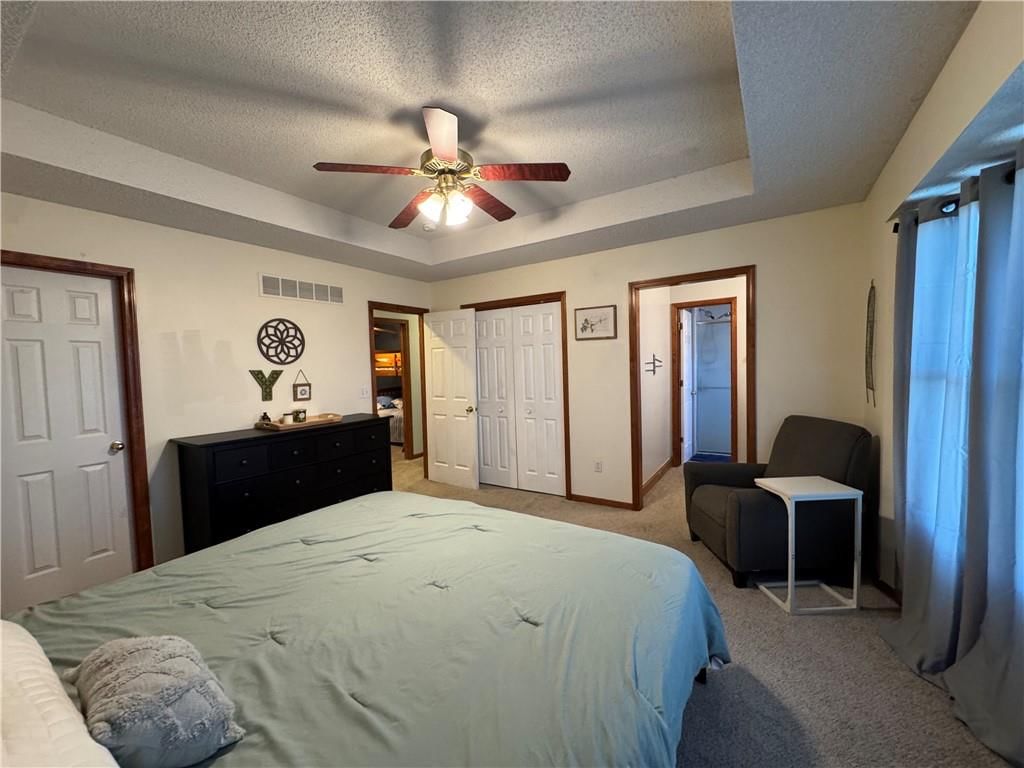 300 N Hickory Street — photo 11