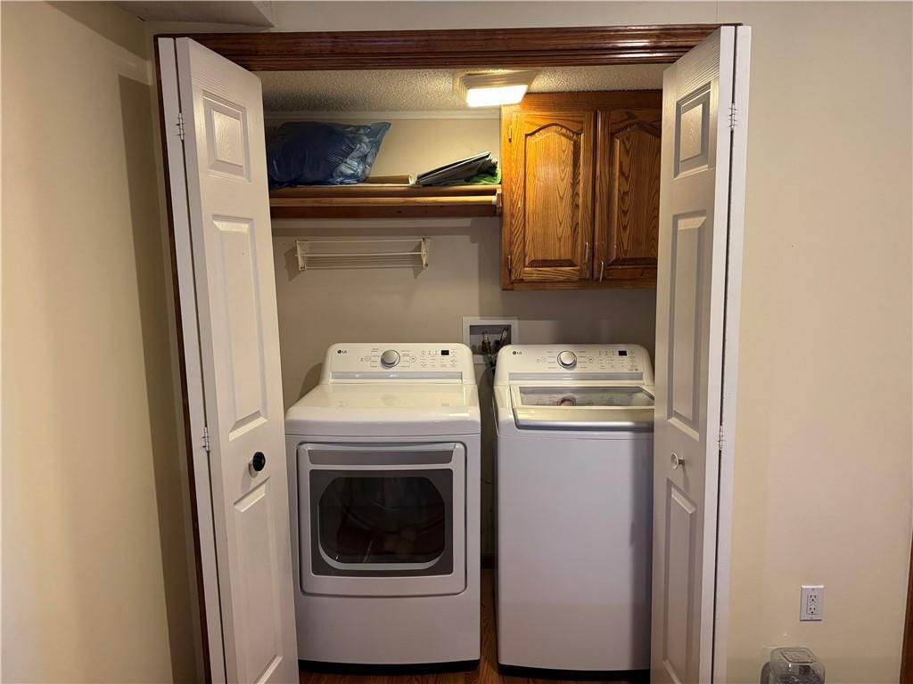 300 N Hickory Street — photo 20