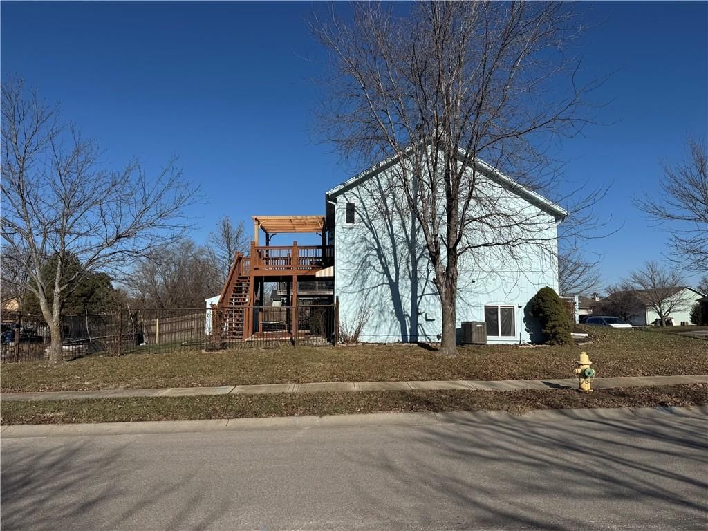 300 N Hickory Street — photo 27