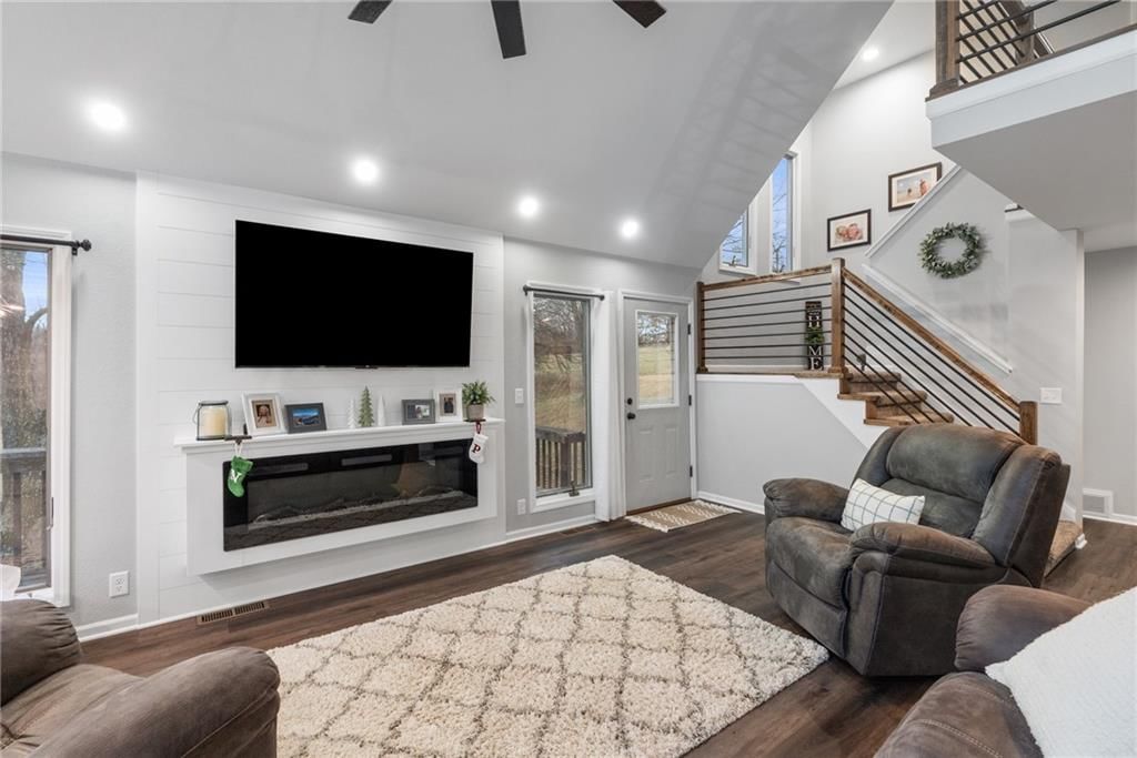 385 Lake Viking Terrace — photo 8