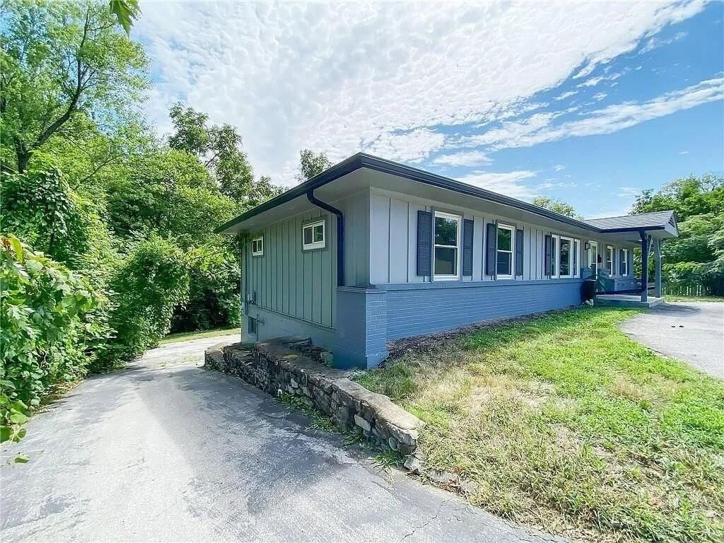 8307 Holmes Road — photo 2