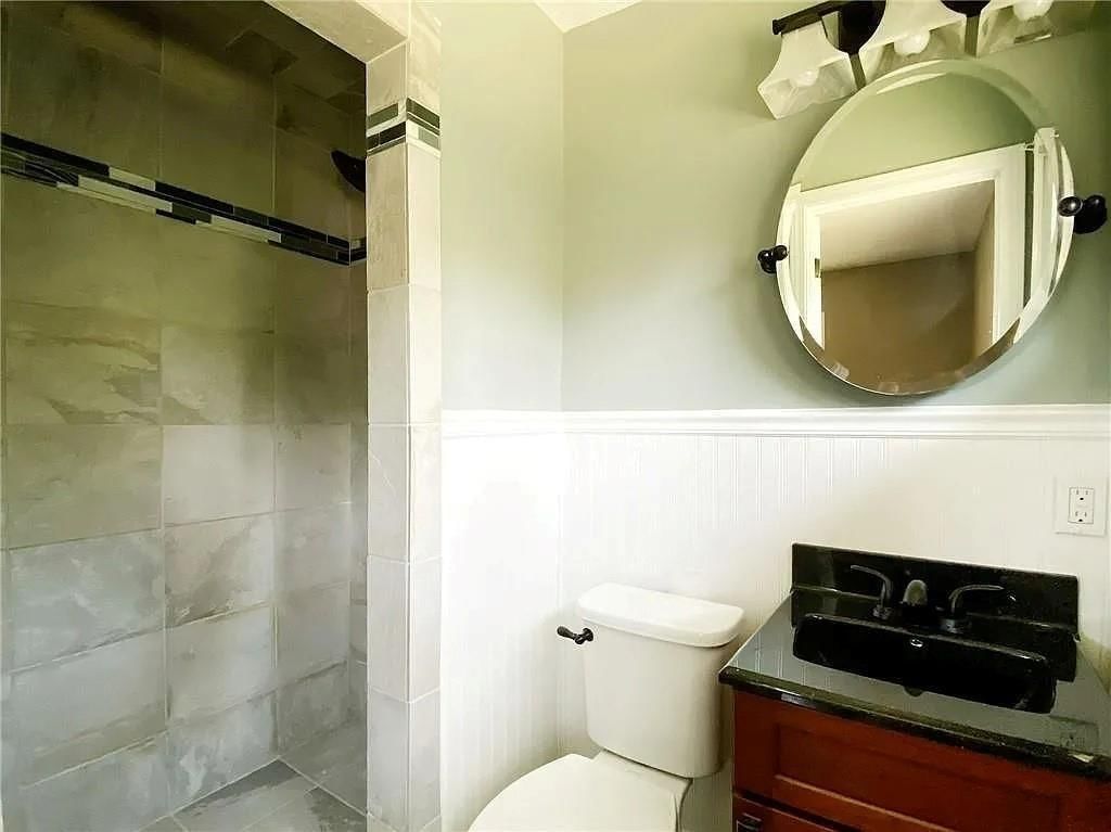 8307 Holmes Road — photo 10