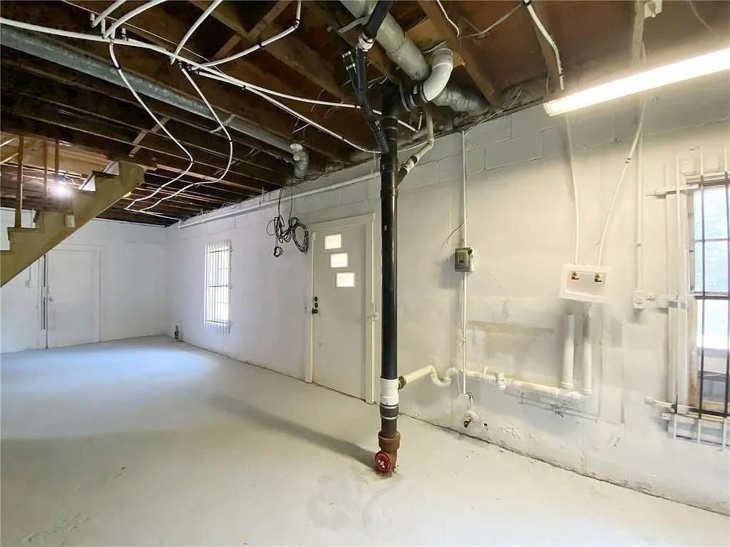 8307 Holmes Road — photo 14