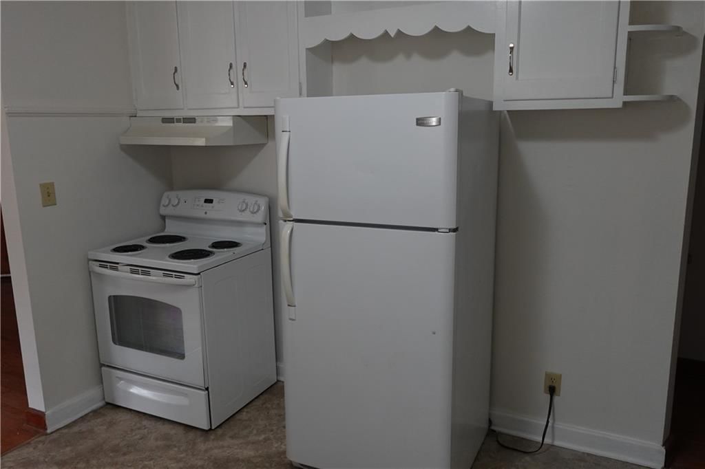 4429 N Oak Trafficway — photo 3