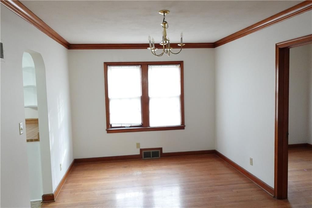 4429 N Oak Trafficway — photo 6