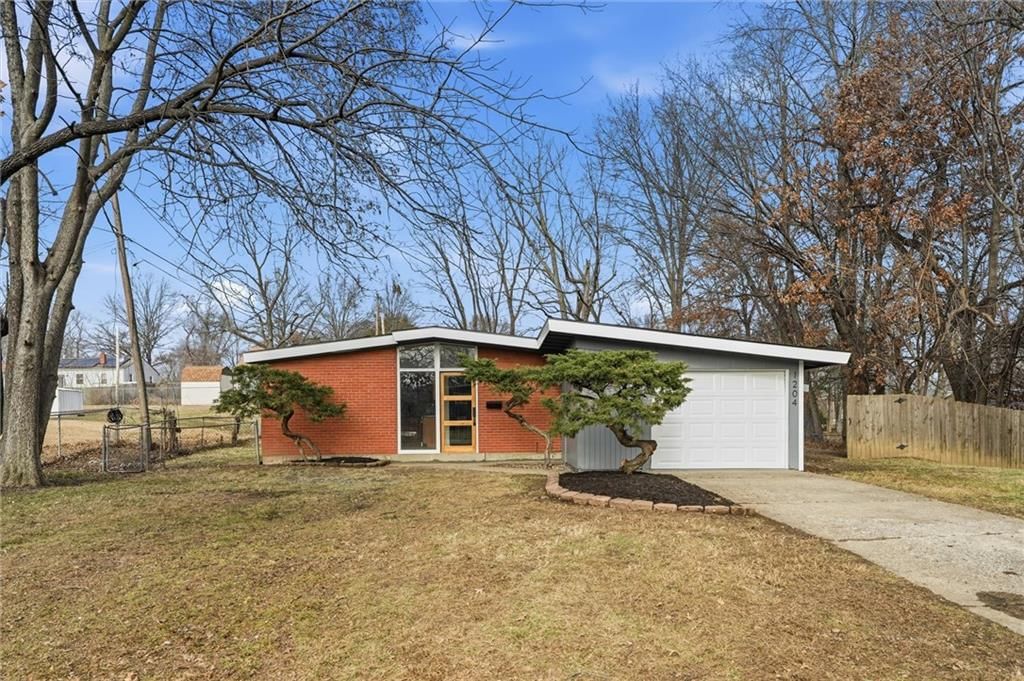 1204 NE 67th Street, Kansas City, MO