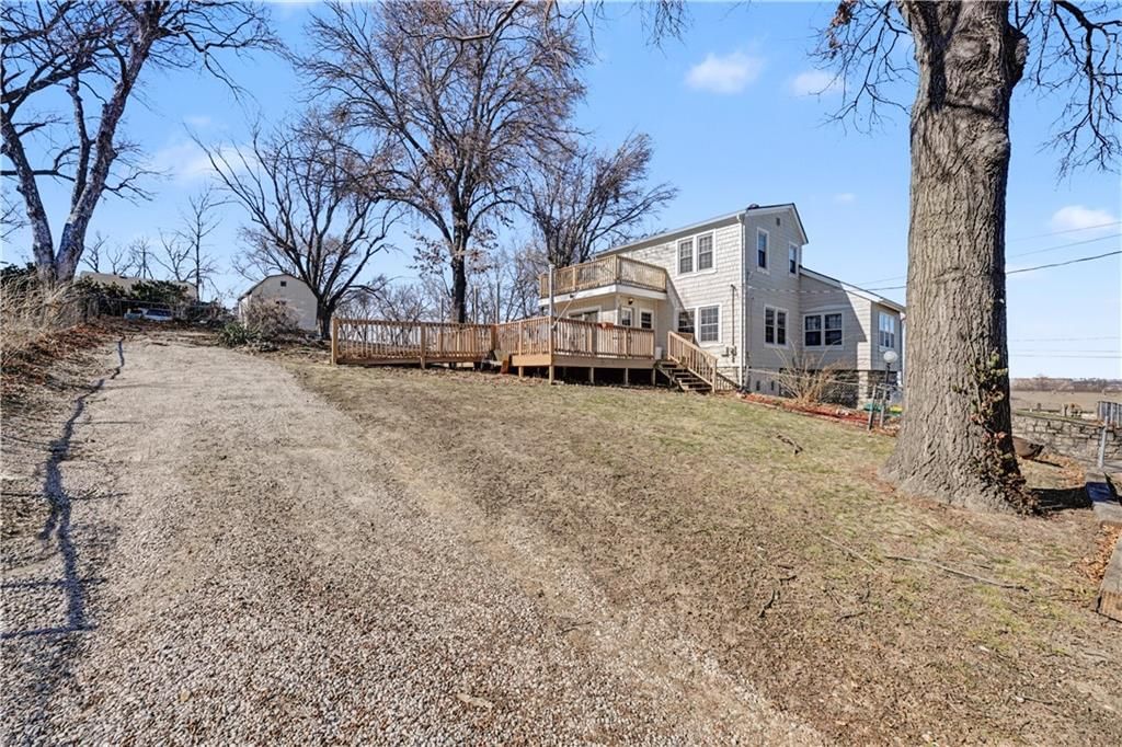 4925 Metropolitan Avenue — photo 34