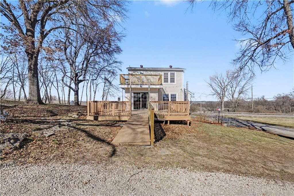 4925 Metropolitan Avenue — photo 35