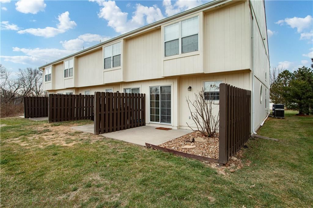 1228 NW Hidden Ridge Circle — photo 6