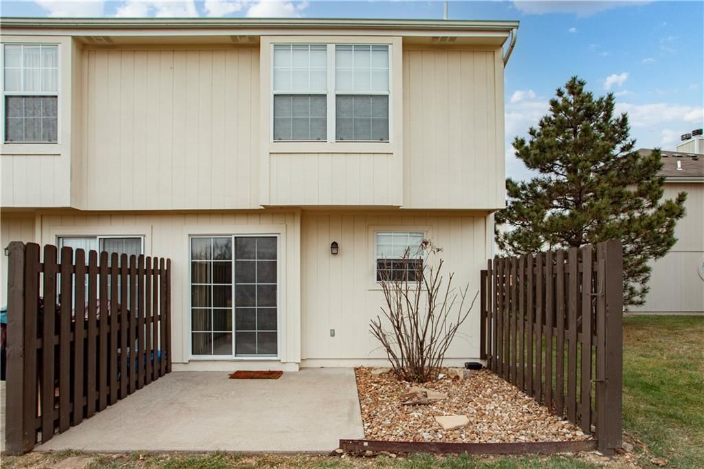 1228 NW Hidden Ridge Circle — photo 7