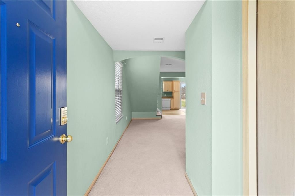 1228 NW Hidden Ridge Circle — photo 9