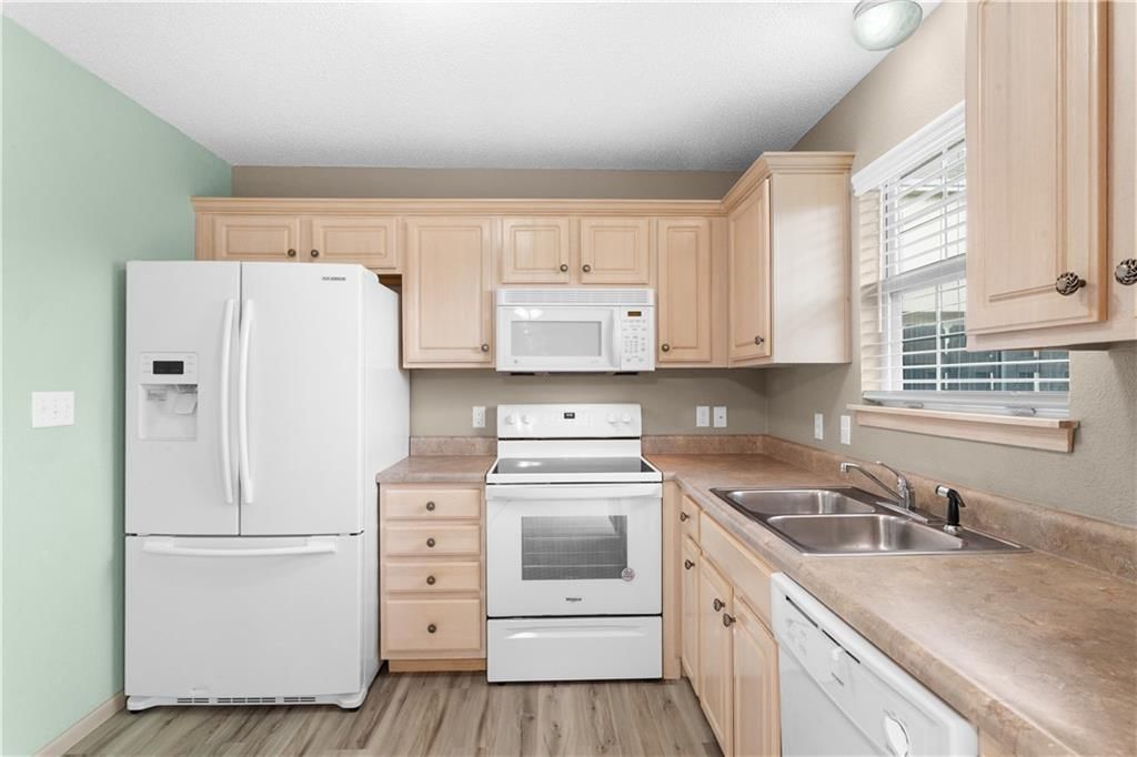 1228 NW Hidden Ridge Circle — photo 18
