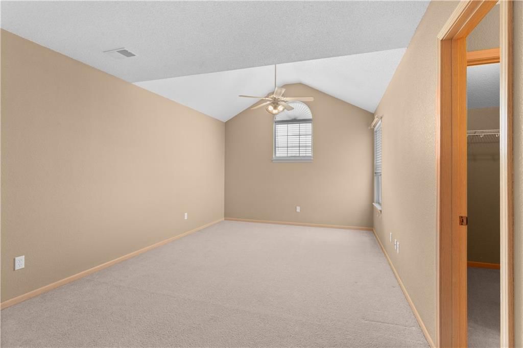 1228 NW Hidden Ridge Circle — photo 29