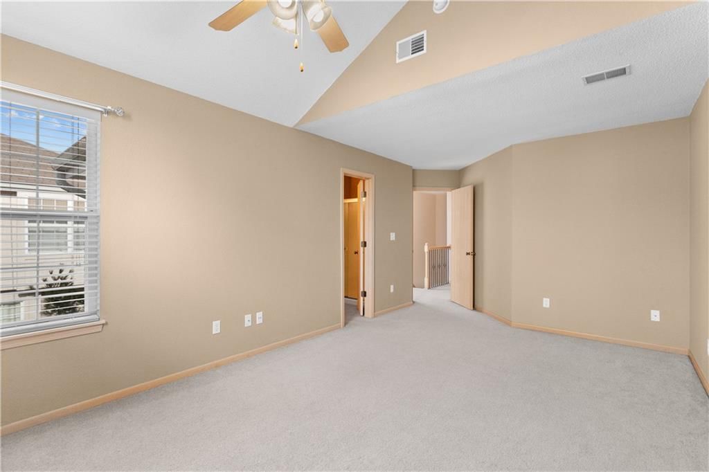 1228 NW Hidden Ridge Circle — photo 30