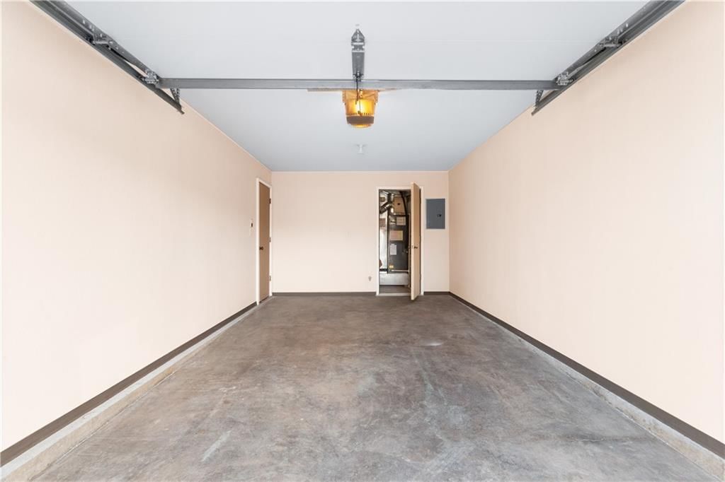 1228 NW Hidden Ridge Circle — photo 33