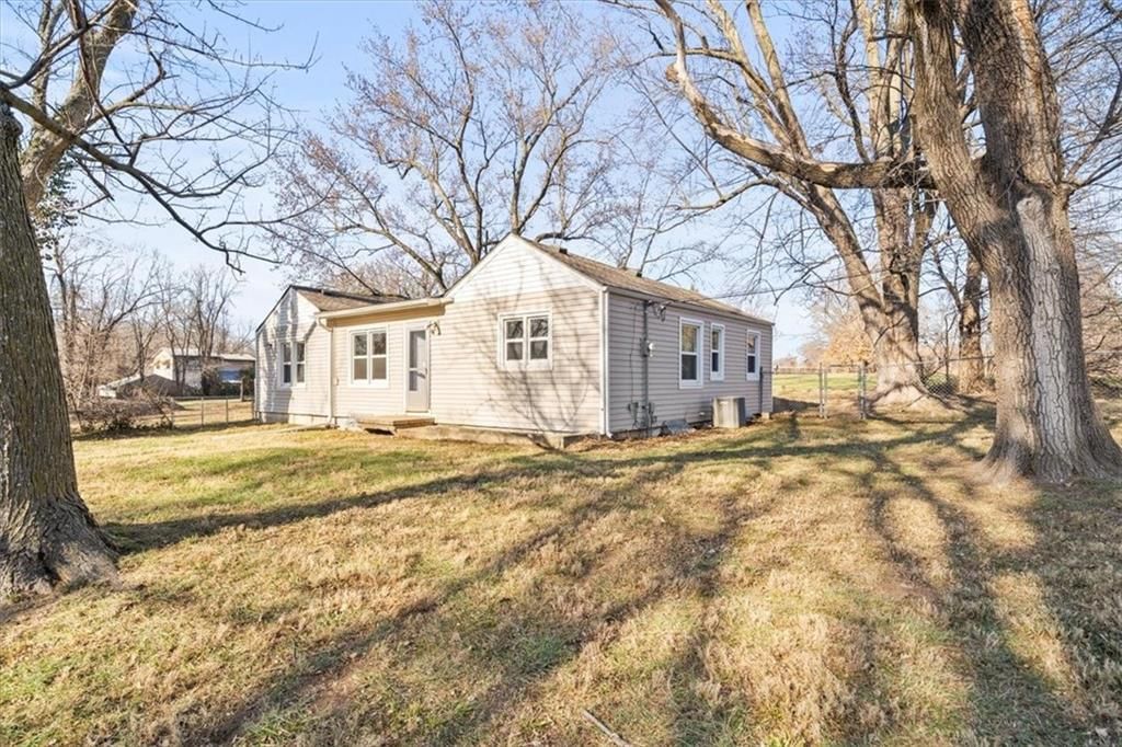 7849 Richland Avenue — photo 27