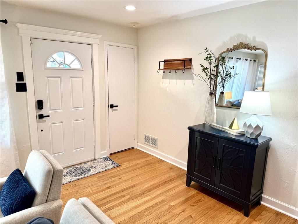 740 SW Jewell Avenue — photo 2