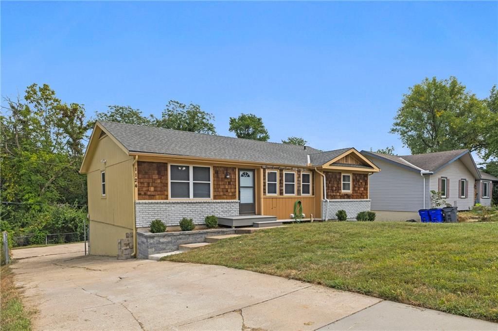 1124 N Curtis Street, Olathe, KS