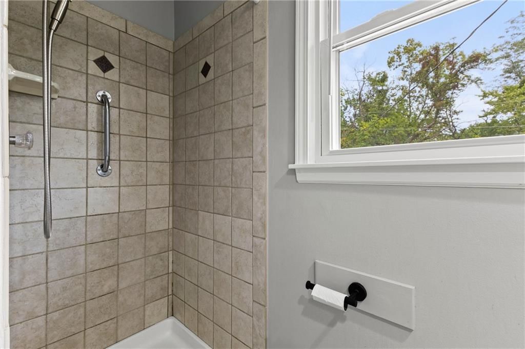 1124 N Curtis Street — photo 21