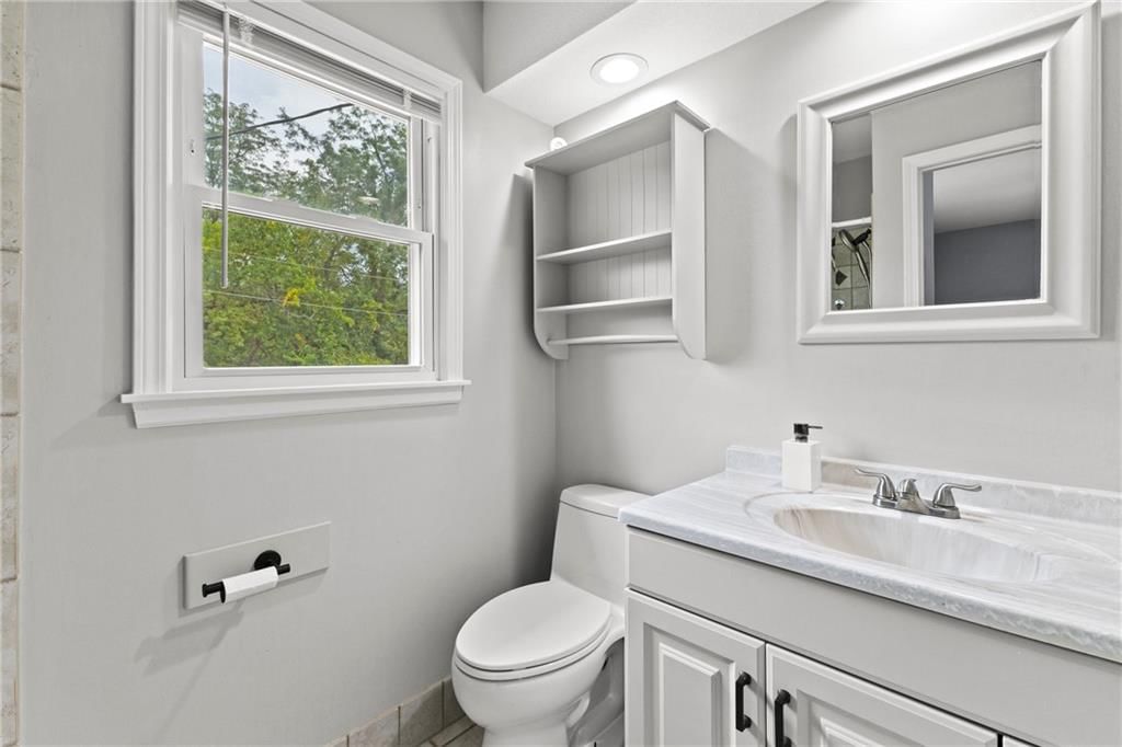 1124 N Curtis Street — photo 22
