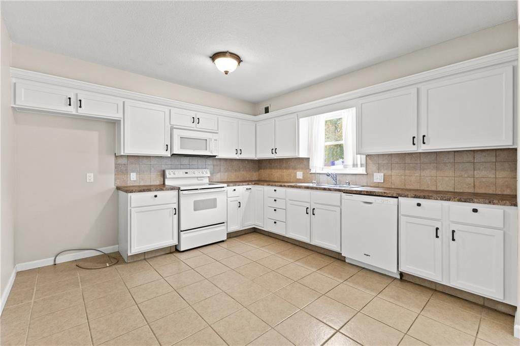 1124 N Curtis Street — photo 28