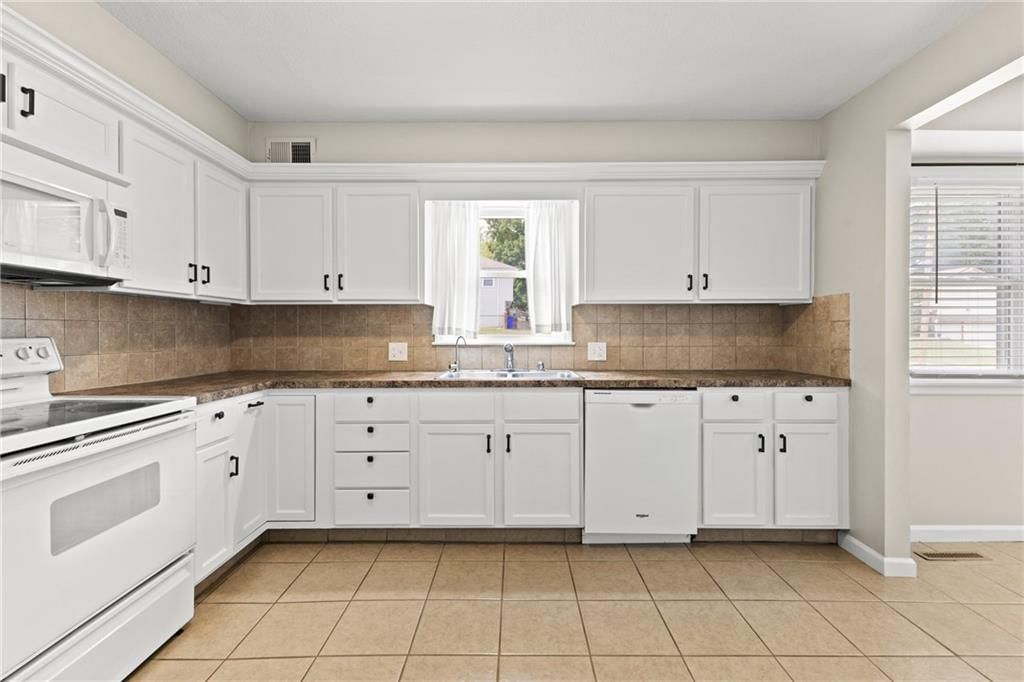 1124 N Curtis Street — photo 29