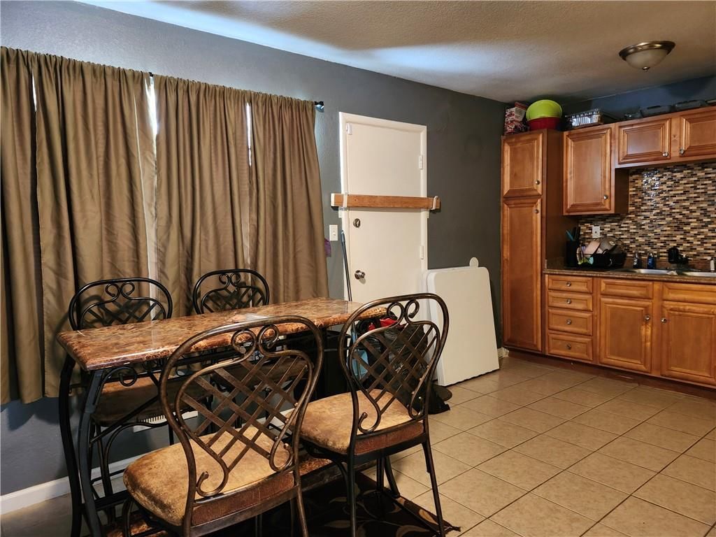 10804 Newton Avenue — photo 4