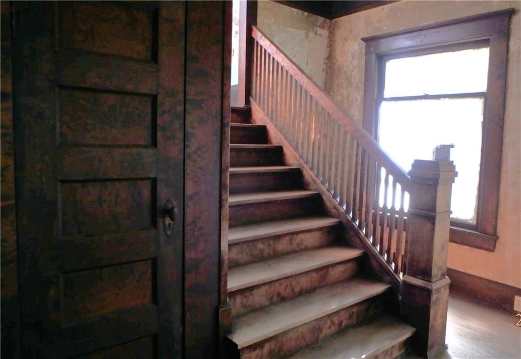 701 W Main Street — photo 2