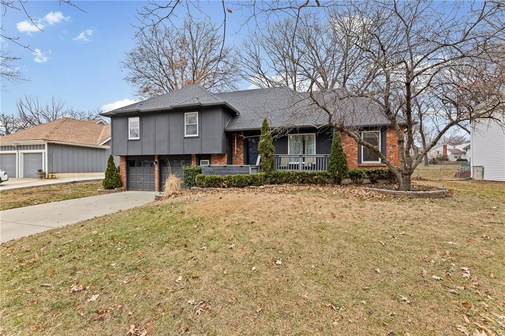11716 W 101st Street, Overland Park, KS
