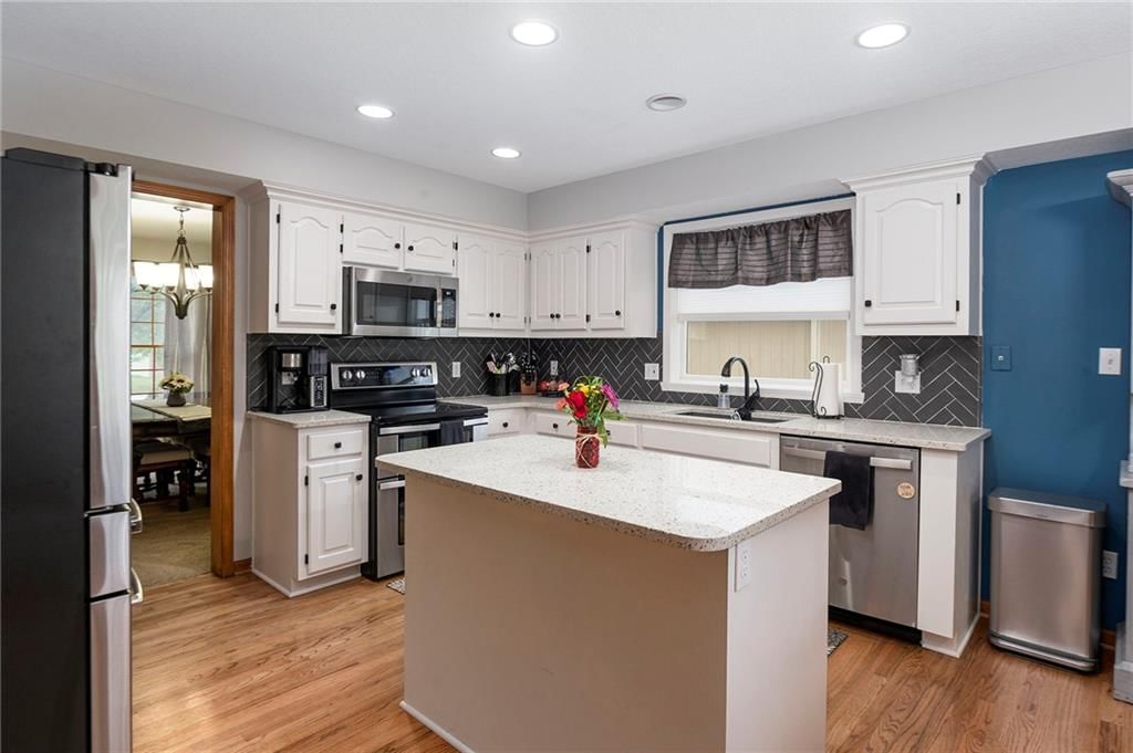 1040 Stonecreek Drive — photo 18
