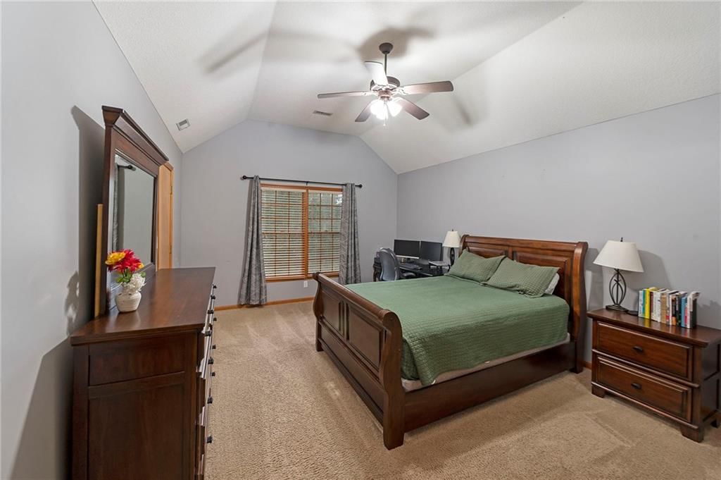 1040 Stonecreek Drive — photo 21