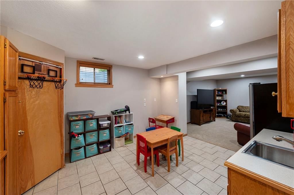 1040 Stonecreek Drive — photo 28