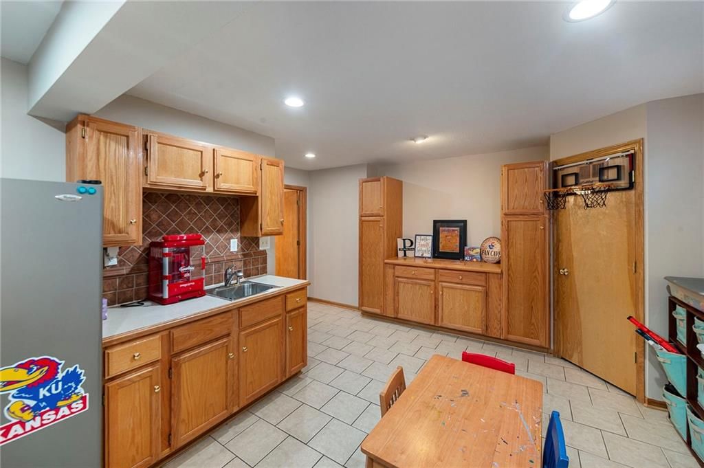 1040 Stonecreek Drive — photo 29