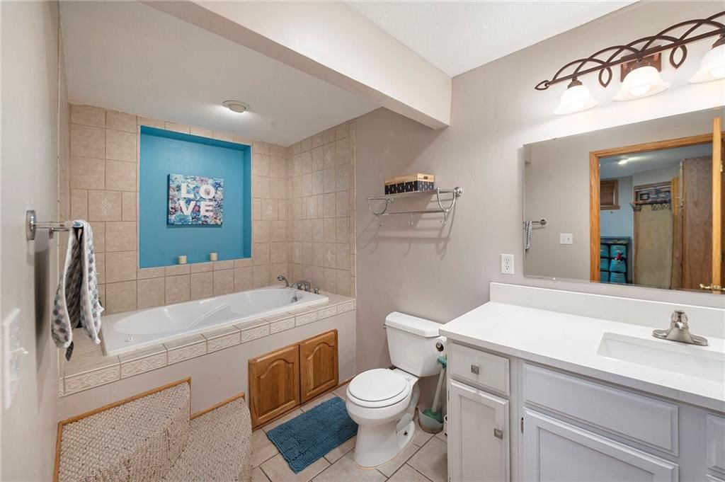 1040 Stonecreek Drive — photo 30