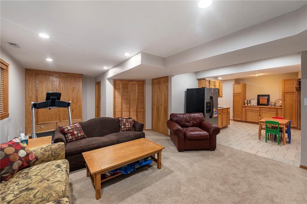 1040 Stonecreek Drive — photo 32