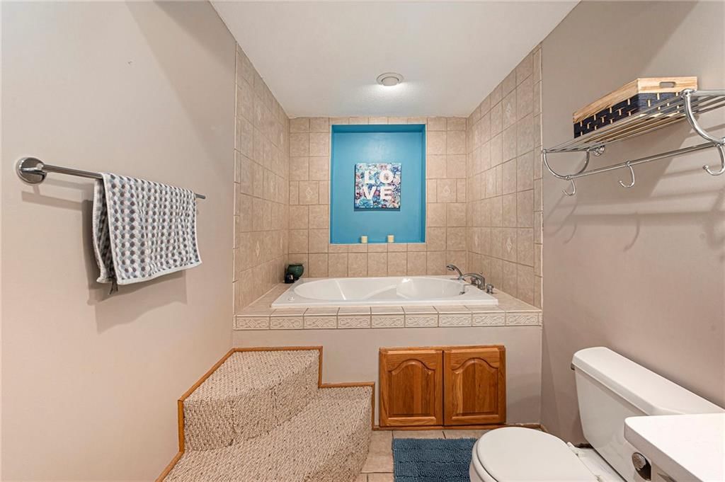 1040 Stonecreek Drive — photo 33
