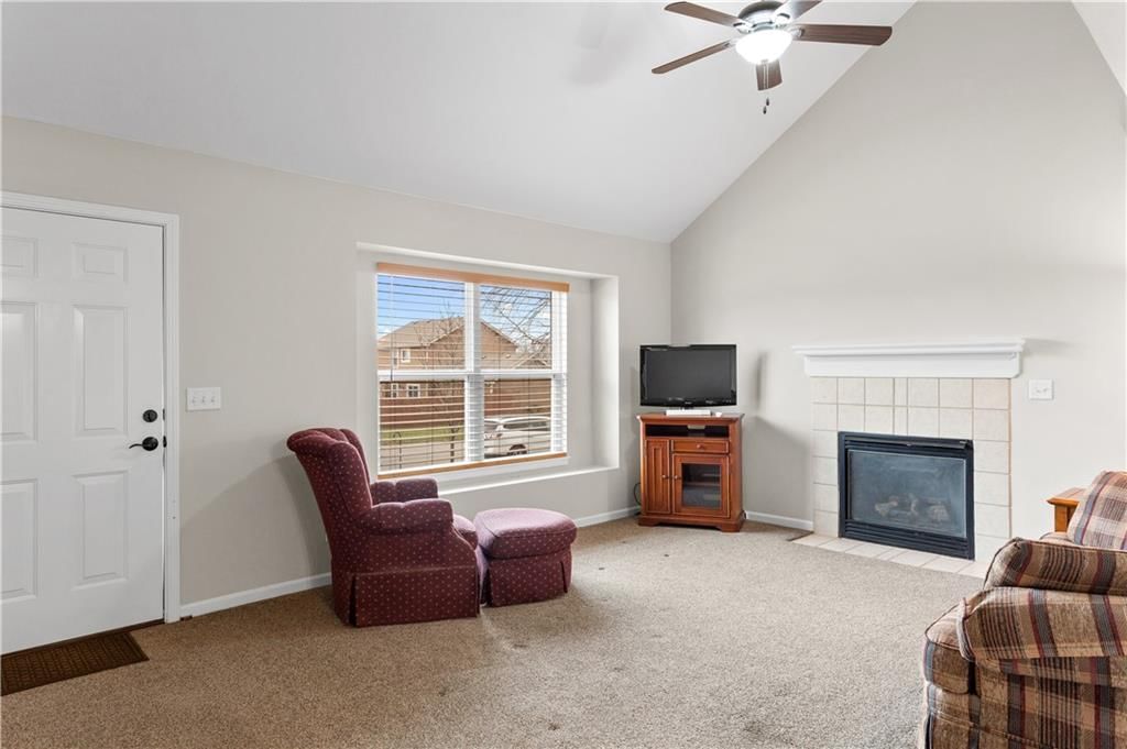 217 Montrose Circle — photo 8