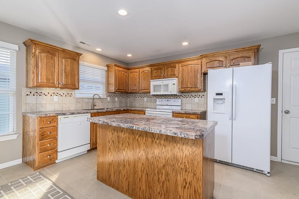 2308 Sycamore Drive — photo 3