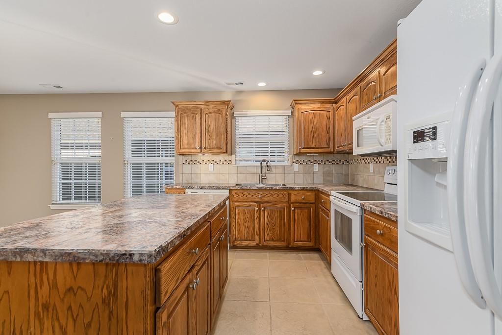 2308 Sycamore Drive — photo 4