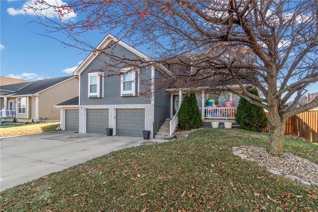 951 NW Long Drive — photo 2